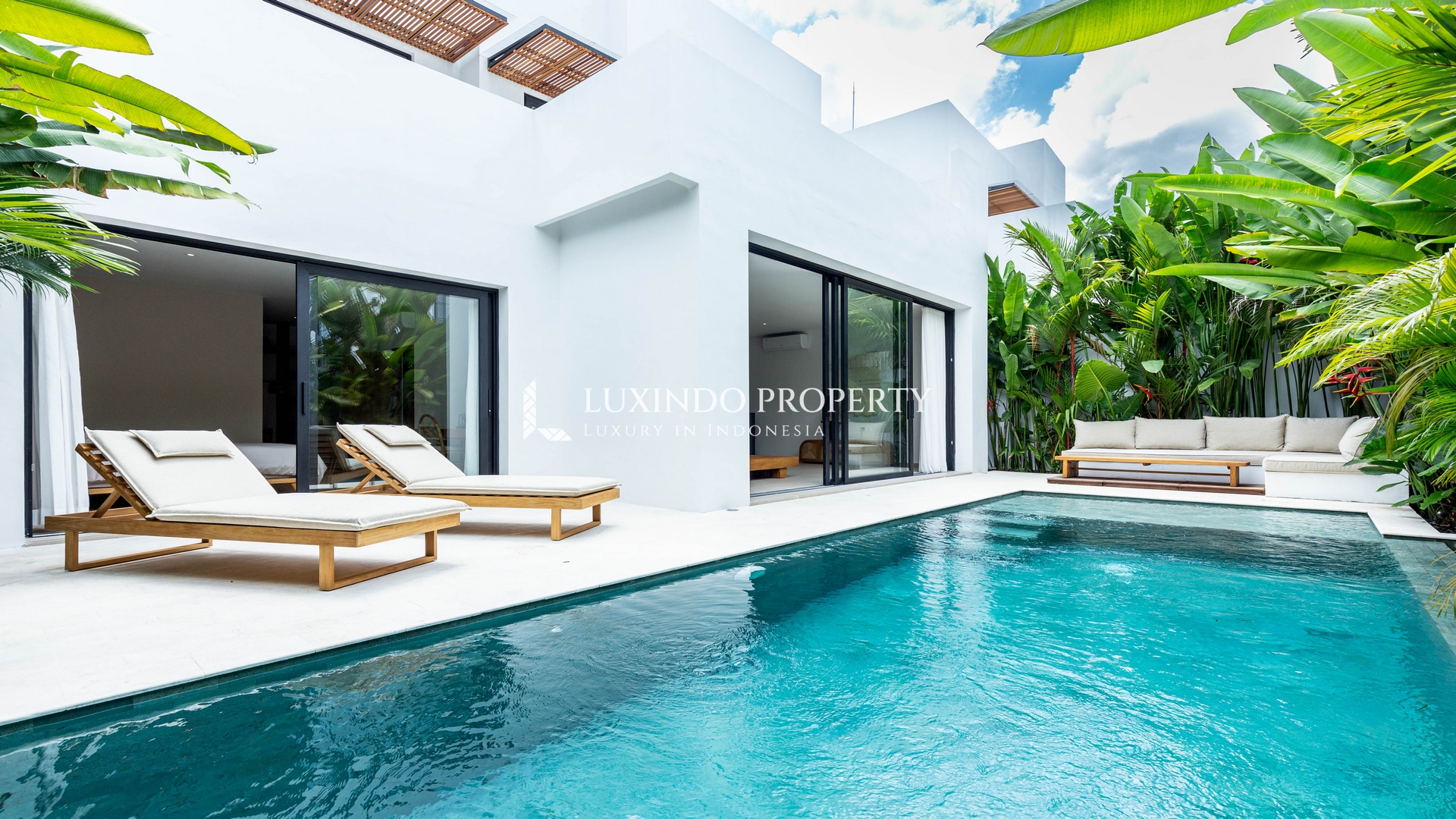 CANGGU - CONTEMPORARY 3 BEDROOM VILLA FOR LEASHOLD IN BABAKAN (LHV962)